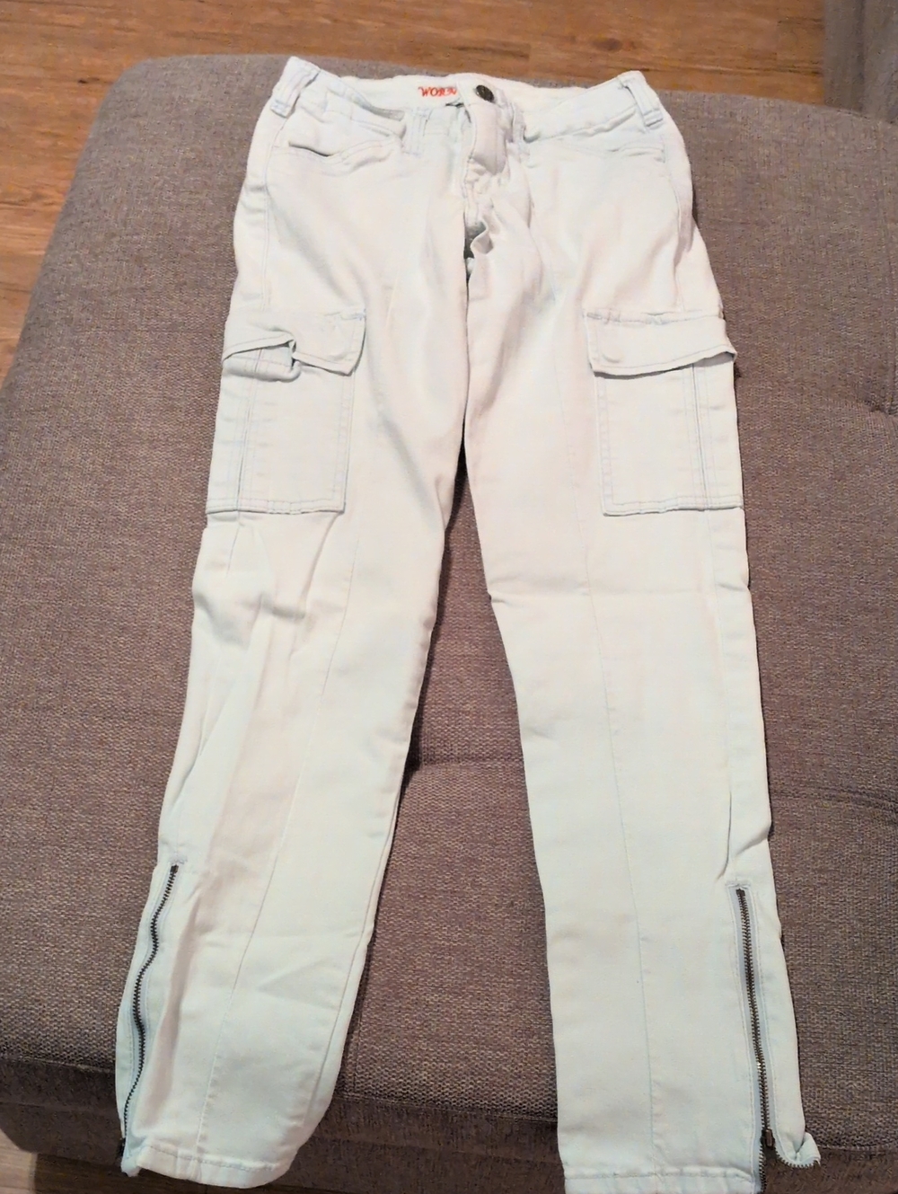 Straight Leg Women’s Cargo Jeans in Light Beige